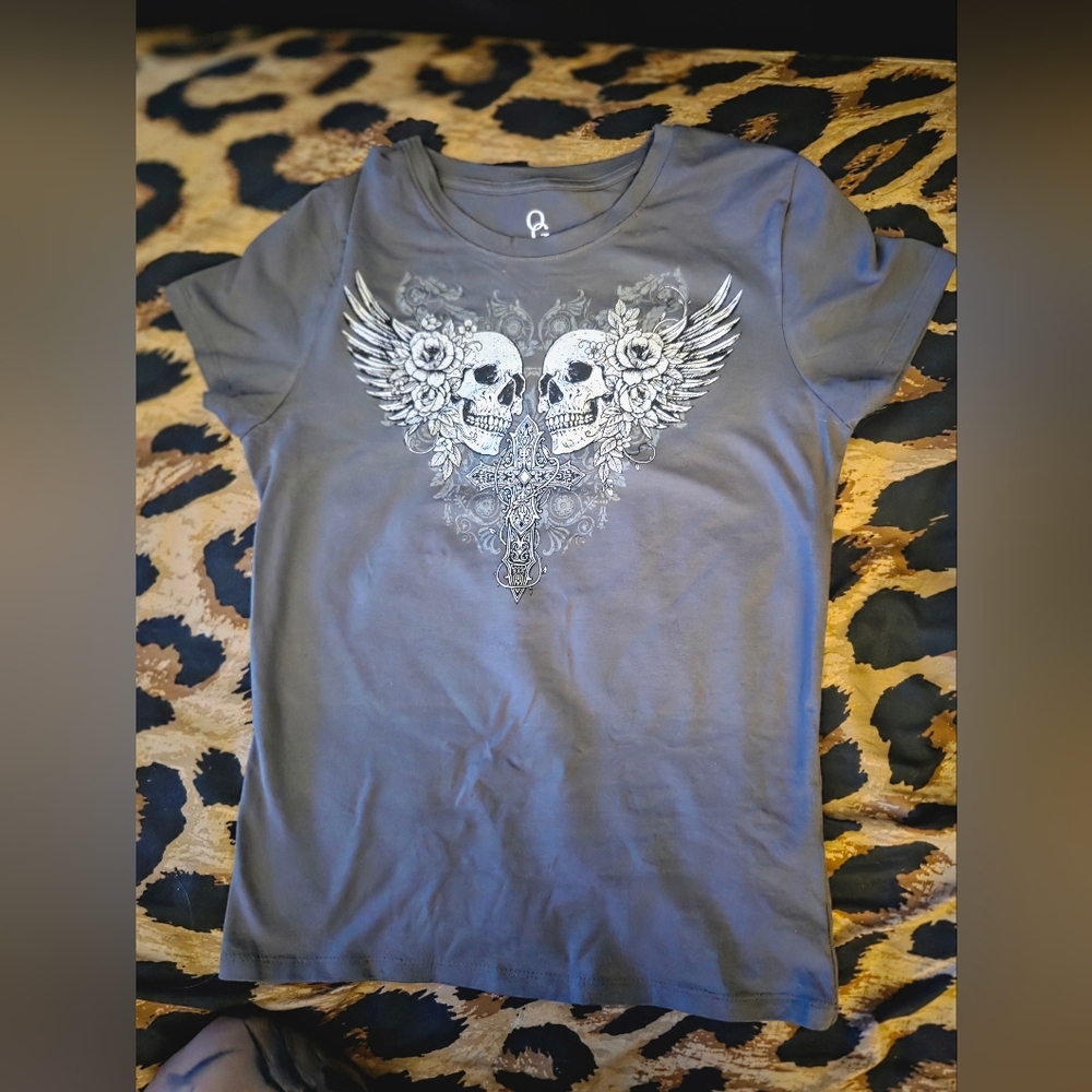 Gray Graphic Skull & Wings Tee